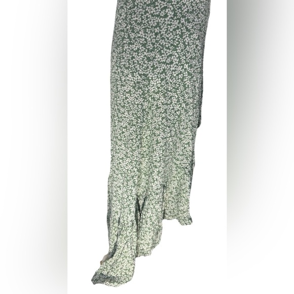 Lulus NWT Summer Romance Sage Green Floral Print Wrap Skirt Hi Lo Ruffled Hem M - Picture 5 of 12